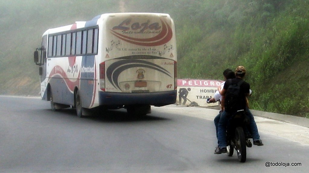 Exploring the Loja Province 
          Take the bus, it's the best way !!